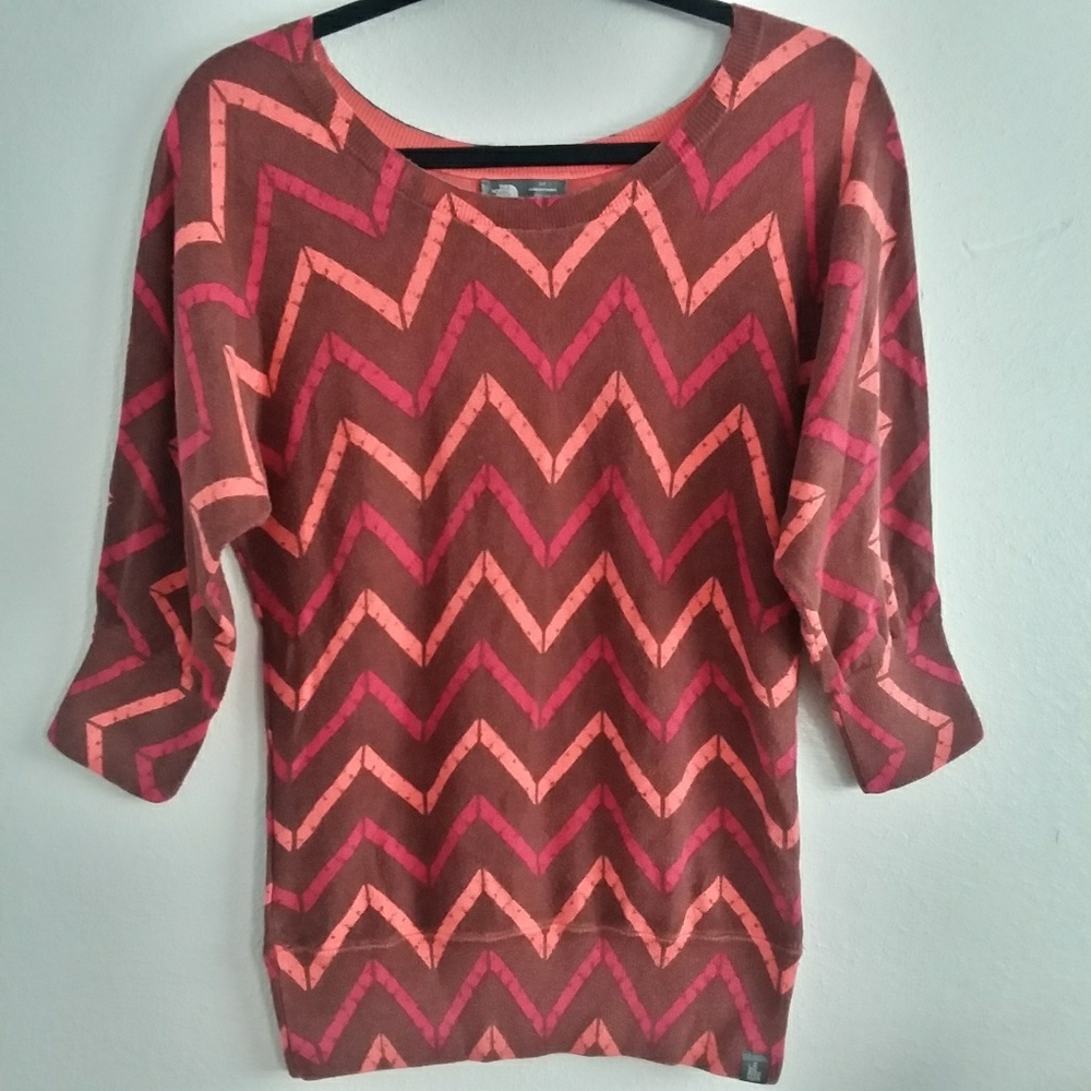 NORTH FACE 3/4 Sleeve Chevron Scoop Neck Sweater